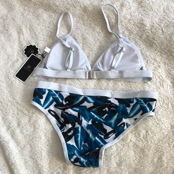 🌸Super Cute Swimsuit🌸 - Picture 2 of 2